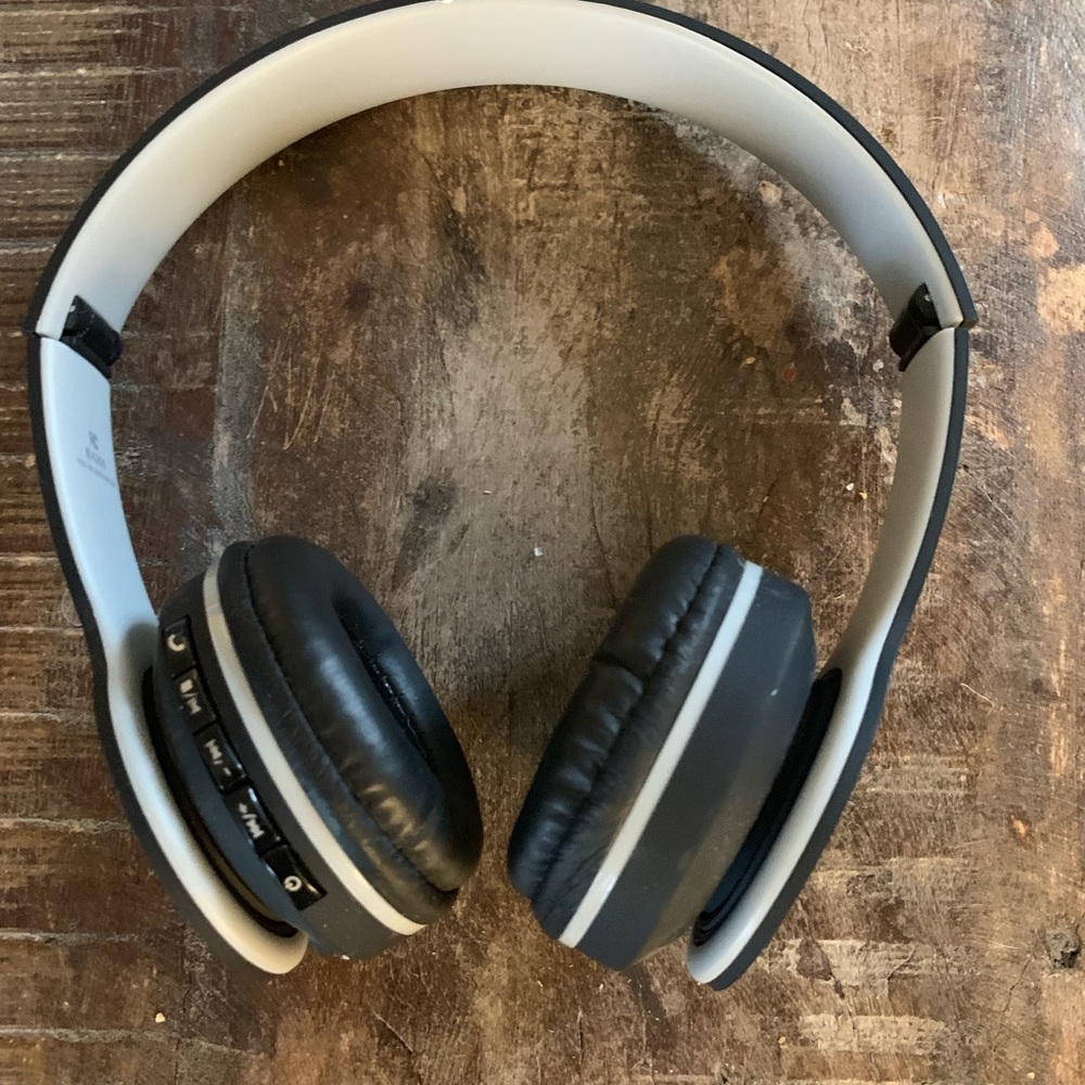 Bluetooth Headphones with Charger